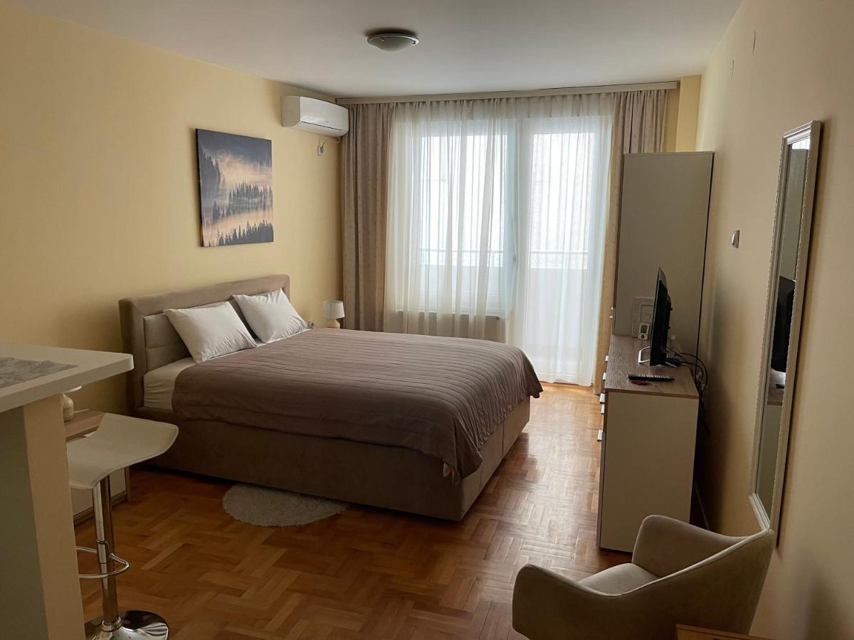 Trident Apartments 2 Ni Exterior foto
